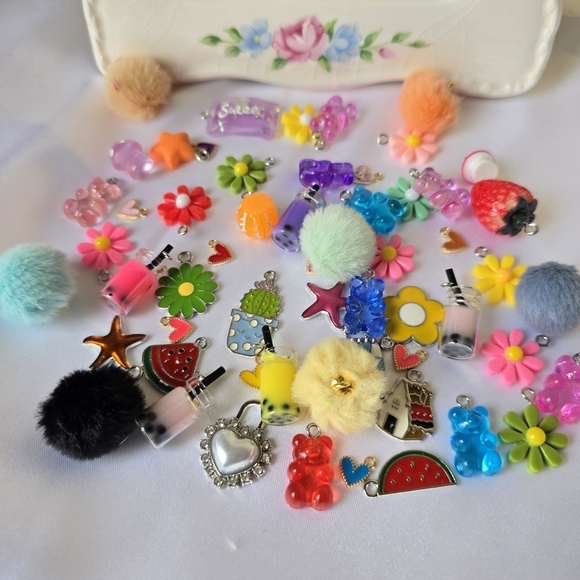 🌺50 Pcs. Assorted Colorful Charm Set DIY Jewelry, Purse Charm ,Bracelet Making - Picture 2 of 2